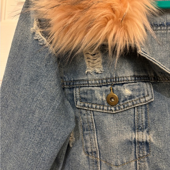 ๐ Forever 21 Pink Fur Trimmed Distressed Jean Jacket ๐ - Picture 3 of 6